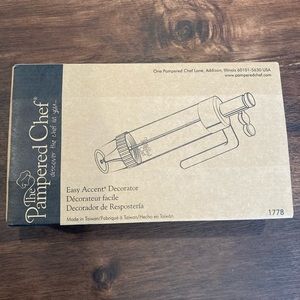 Pampered Chef easy accent decorator